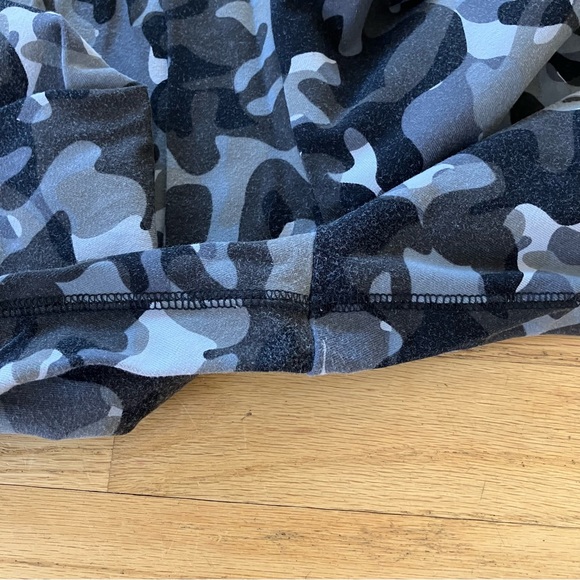 Grey Camo Nike Leggings - Picture 4 of 5